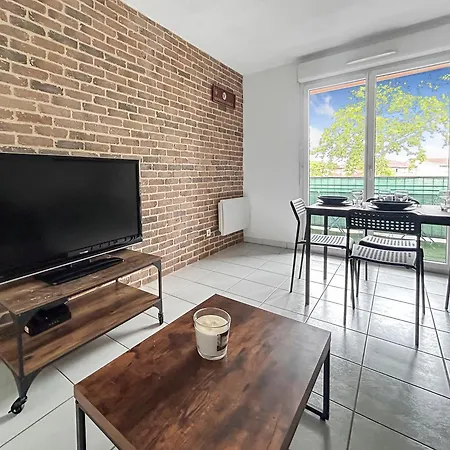 Апартаменты Joli Avec Balcon, Parking - Toulouse Plaisance-du-Touch