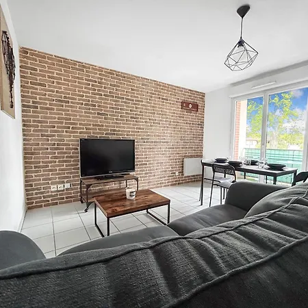 Appartement Joli Avec Balcon, Parking - Toulouse Plaisance-du-Touch