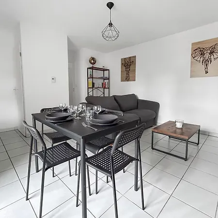 Appartement Joli Avec Balcon, Parking - Toulouse Plaisance-du-Touch
