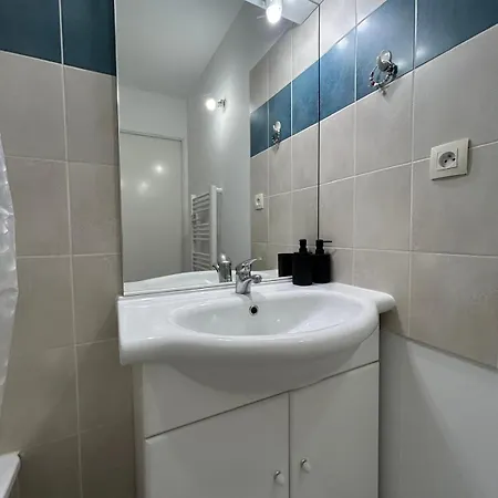 Апартаменты Joli Avec Balcon, Parking - Toulouse *