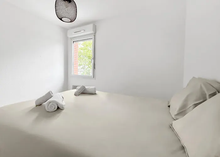 Joli Avec Balcon, Parking - Toulouse アパート *